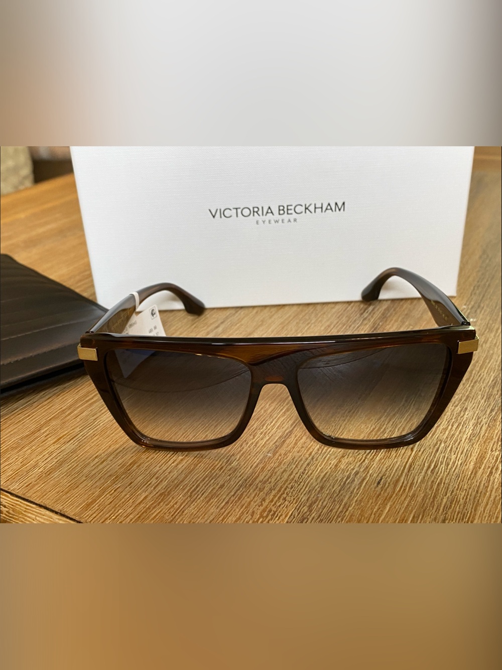 NWT Victoria Beckham Brown Gradient Square Sunglasses with Gold Accents - Picture 5 of 5